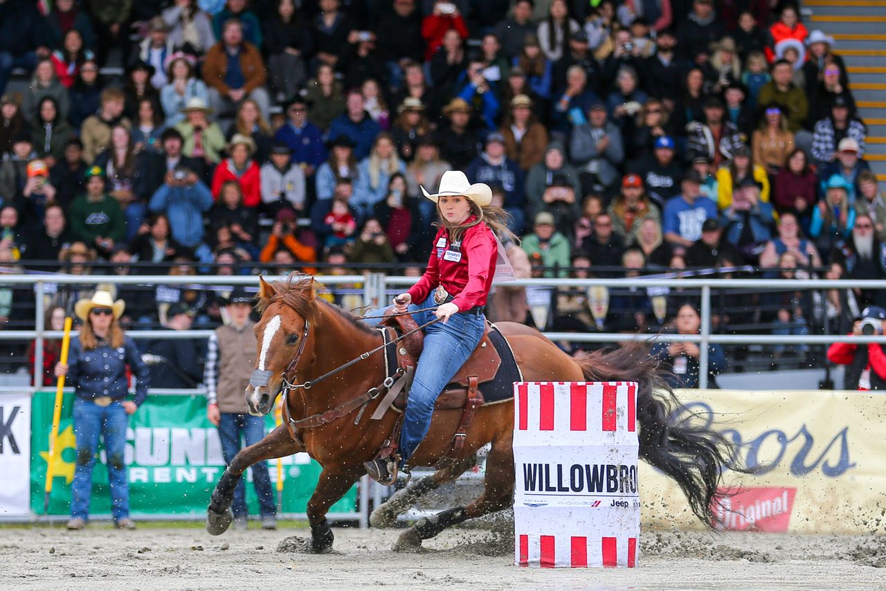 Jayden Wilson barrel racing