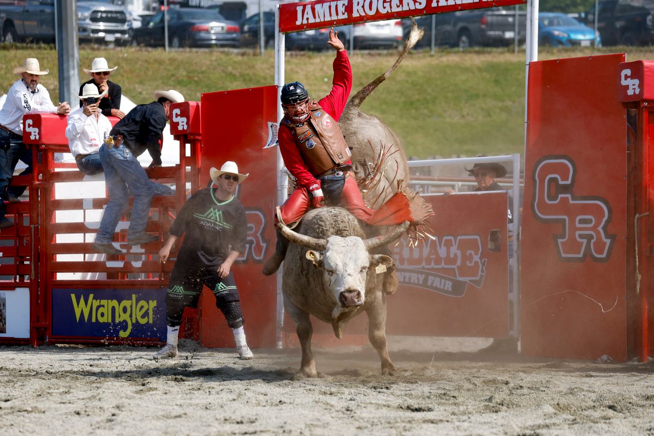 Jake Gardner – Bull Riding Finals Winner