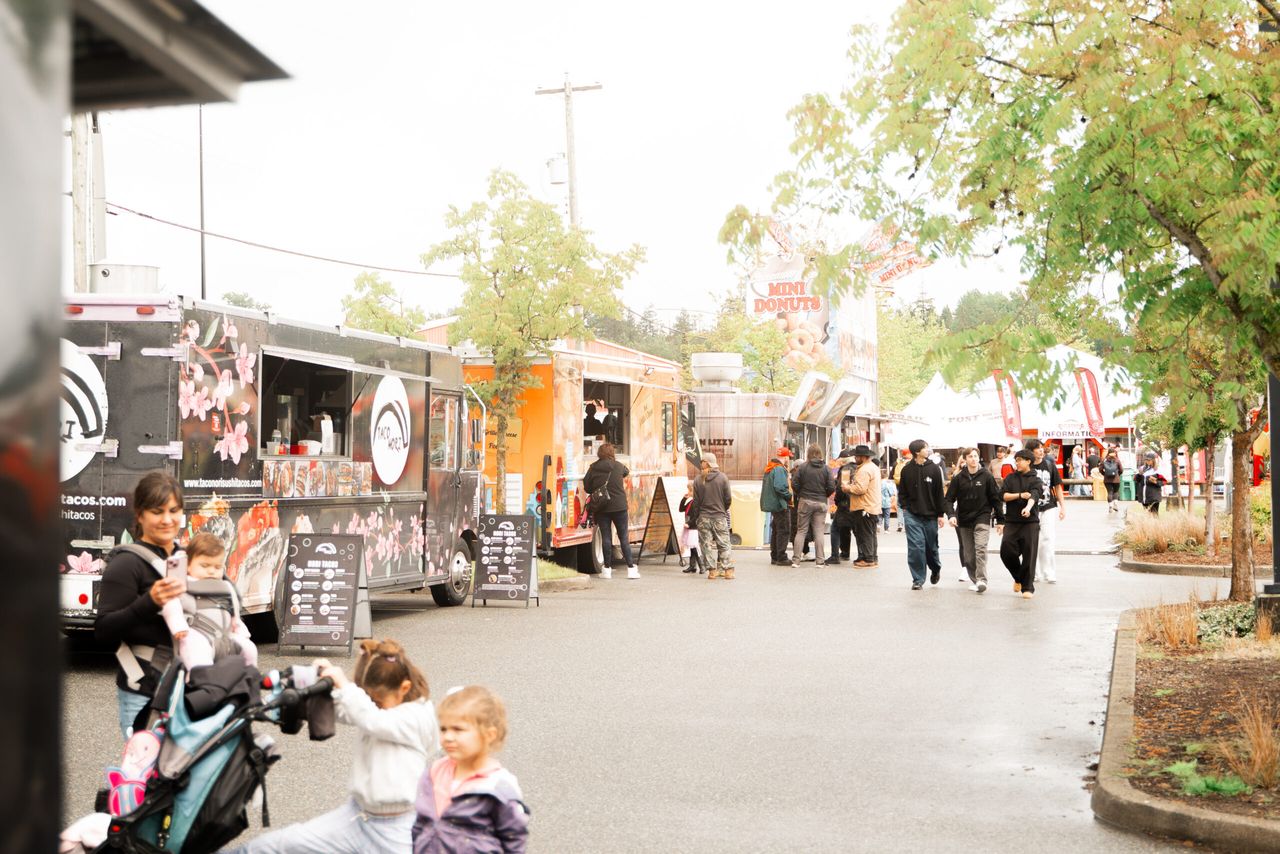 Food Truck with an order up on the pass